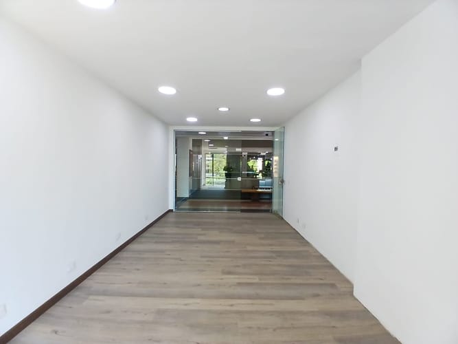 Local en arriendo en Los Balsos, Medellín, 35 m² · foto 6 de 10