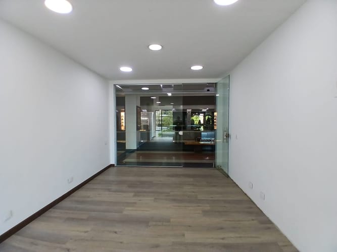 Local en arriendo en Los Balsos, Medellín, 35 m² · foto 7 de 10