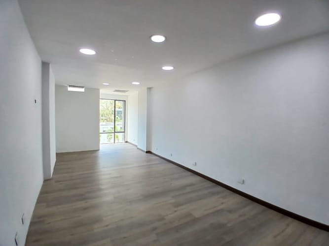 Local en arriendo en Los Balsos, Medellín, 35 m² · foto 9 de 10