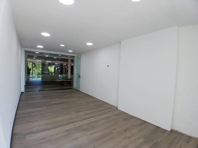 Local en arriendo en Los Balsos, Medellín, 35 m² · foto 10 de 10