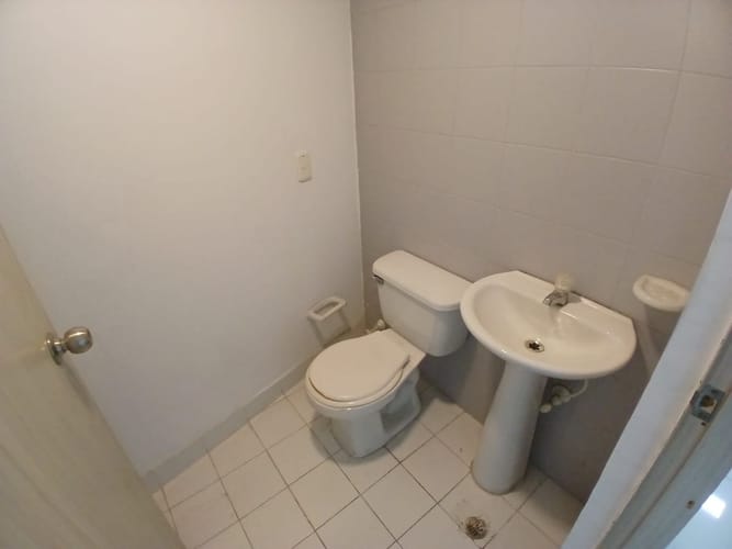 Local en arriendo en Los Balsos, Medellín, 46 m² · foto 2 de 10