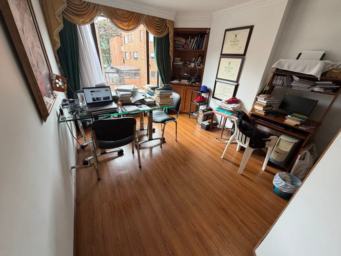Apartamento de 3 alcobas en venta en Santa Barbara Central, Bogotá, 190 m² · foto 21 de 24