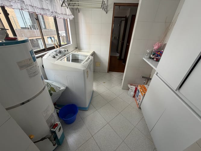 Apartamento de 3 alcobas en venta en Santa Barbara Central, Bogotá, 190 m² · foto 22 de 24