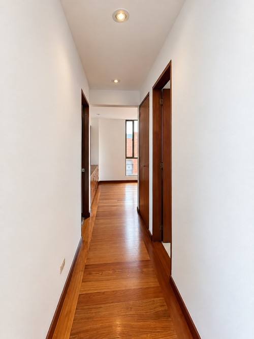 Apartamento de 3 alcobas en venta en Santa Barbara, Bogotá, 182 m² · foto 7 de 15