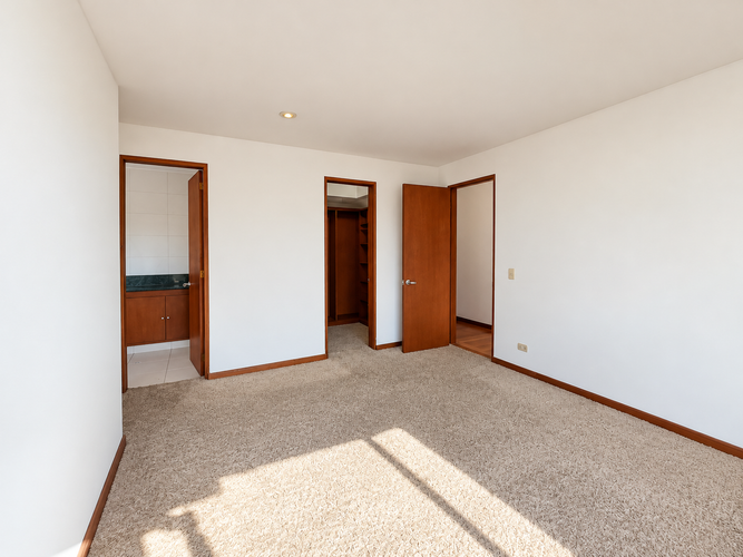 Apartamento de 3 alcobas en venta en Santa Barbara, Bogotá, 182 m² · foto 10 de 15