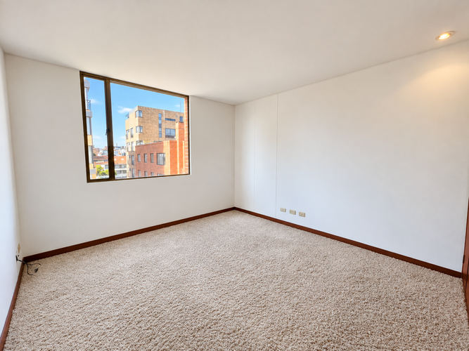 Apartamento de 3 alcobas en venta en Santa Barbara, Bogotá, 182 m² · foto 13 de 15