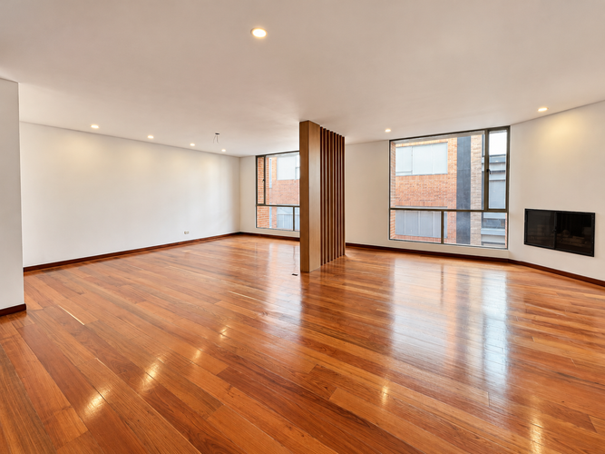 Apartamento de 3 alcobas en venta en Santa Barbara, Bogotá, 182 m² · foto 1 de 15
