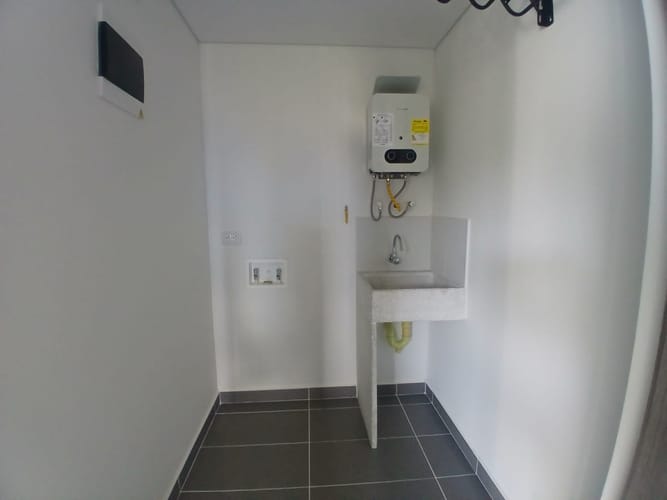 Apartamento de 3 alcobas en arriendo en Vía Las Palmas, Medellín, 75 m² · foto 5 de 10