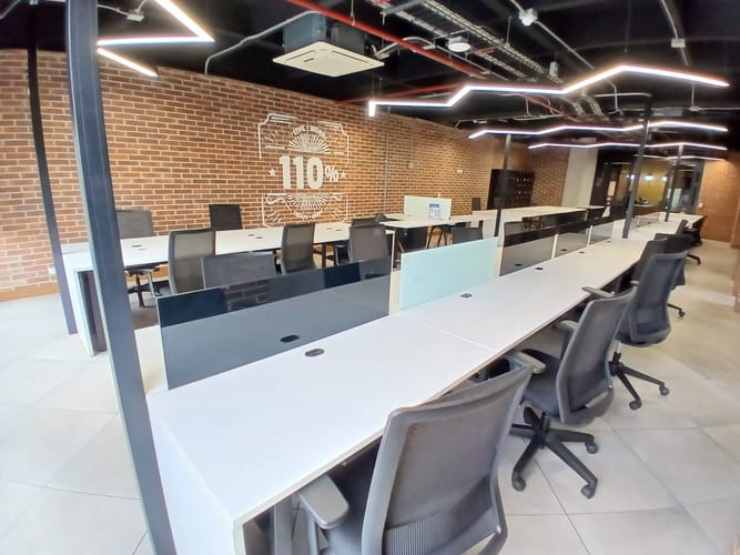 Oficina en arriendo en Castropol, Medellín, 120 m² · foto 3 de 10