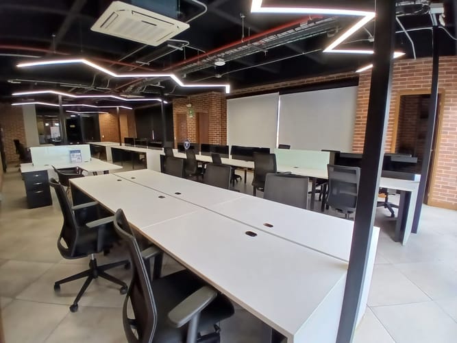 Oficina en arriendo en Castropol, Medellín, 120 m² · foto 4 de 10