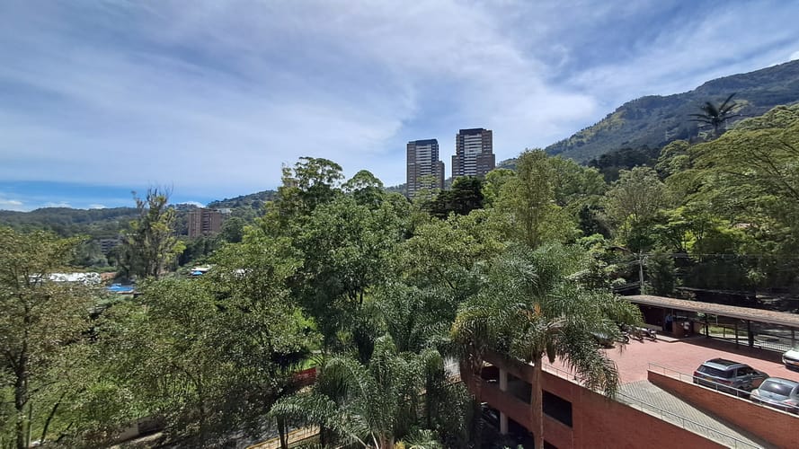 Apartamento de 2 alcobas en arriendo en Altos Del Poblado, Medellín, 145 m² · foto 7 de 16