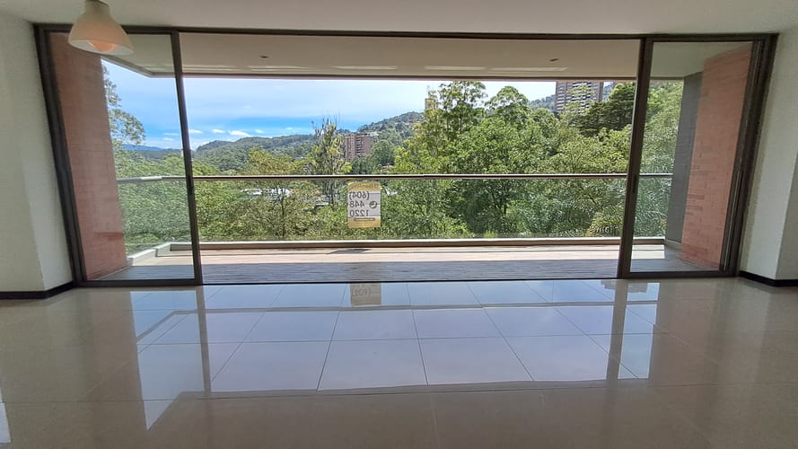 Apartamento de 2 alcobas en arriendo en Altos Del Poblado, Medellín, 145 m² · foto 14 de 16