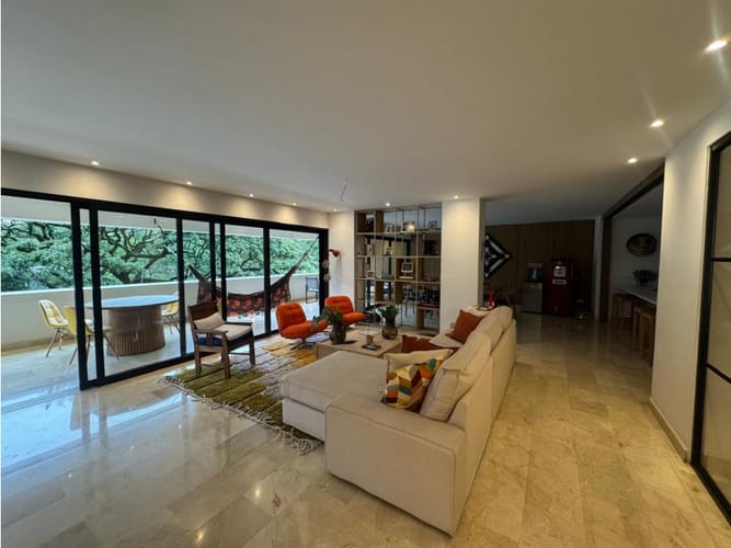 Apartamento de 3 alcobas en venta en Departamental, Cali, 340 m² · foto 19 de 24