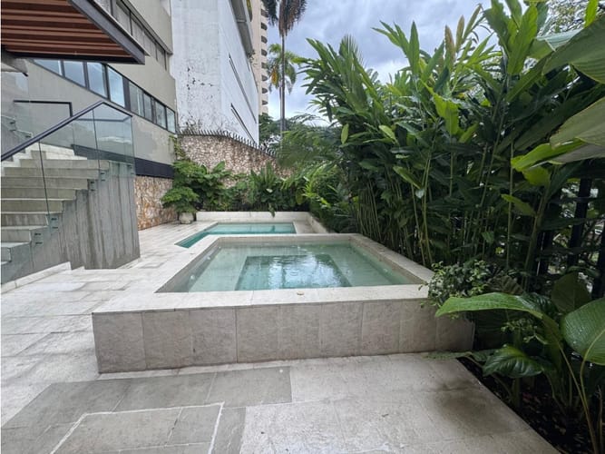 Apartamento de 3 alcobas en venta en Departamental, Cali, 340 m² · foto 21 de 24