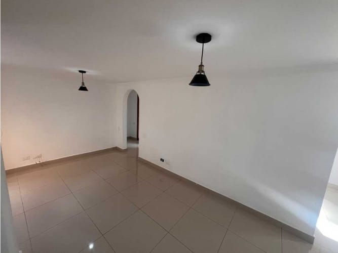 Apartamento de 3 alcobas en arriendo en Camino Verde, Envigado, 85 m² · foto 4 de 16