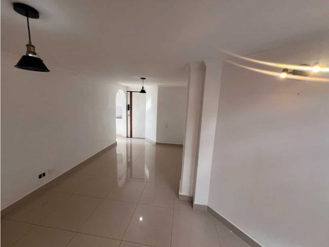 Apartamento de 3 alcobas en arriendo en Camino Verde, Envigado, 85 m² · foto 5 de 16
