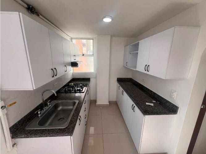 Apartamento de 3 alcobas en arriendo en Camino Verde, Envigado, 85 m² · foto 6 de 16