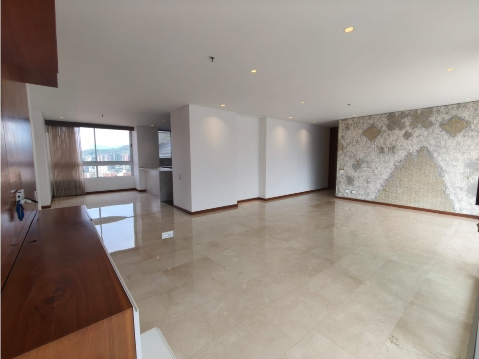 Apartamento en venta en El Tesoro, Medellín · foto 8 de 24