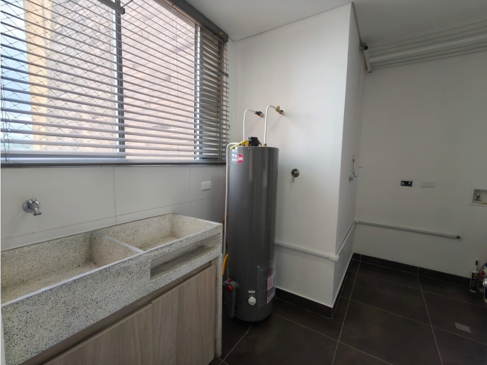 Apartamento en venta en El Tesoro, Medellín · foto 16 de 24