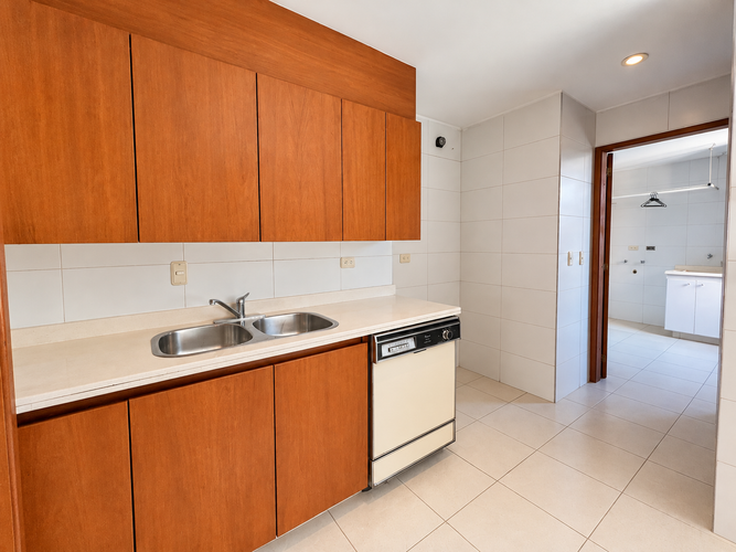 Apartamento de 3 alcobas en venta en Santa Barbara, Bogotá, 182 m² · foto 5 de 15