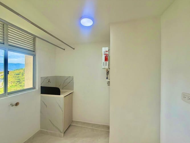 Apartamento de 3 alcobas en venta en Bucaros, Bello, 57 m² · foto 7 de 16