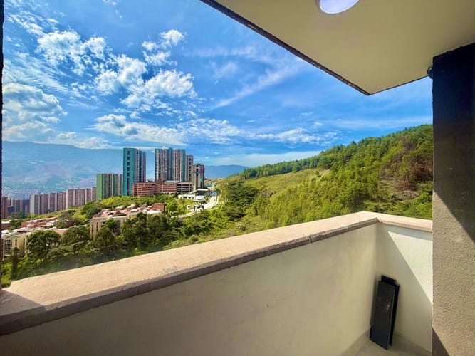 Apartamento de 3 alcobas en venta en Bucaros, Bello, 57 m² · foto 14 de 16