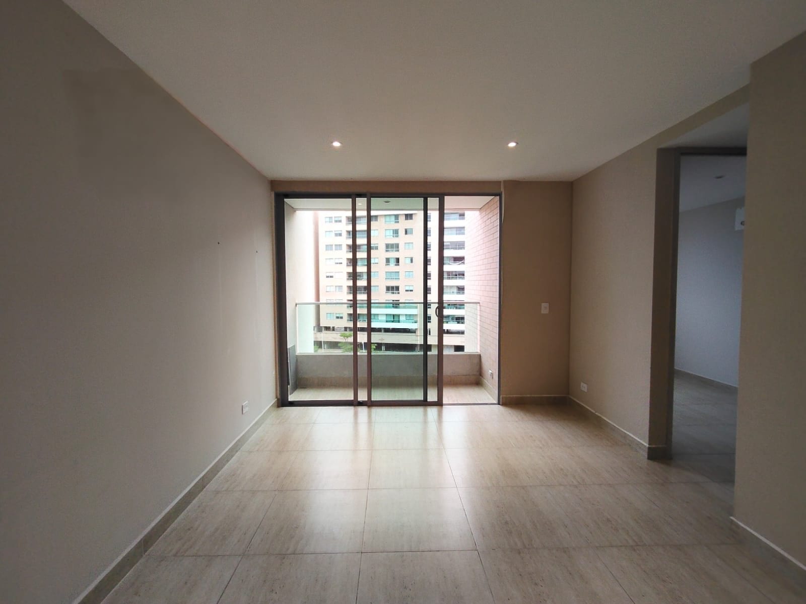 Apartamento en arriendo en Altos De Riomar, Barranquilla · foto 3 de 16