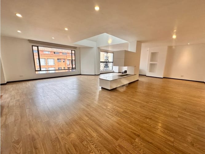 Apartamento en venta en Santa Barbara, Bogotá · foto 3 de 24
