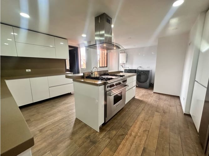 Apartamento en venta en Santa Barbara, Bogotá · foto 4 de 24