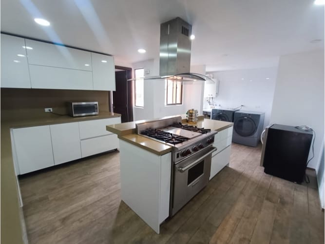 Apartamento en venta en Santa Barbara, Bogotá · foto 23 de 24