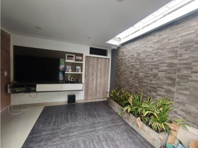 Casa de 5 alcobas en venta en El Ingenio, Cali, 180 m² · foto 2 de 24