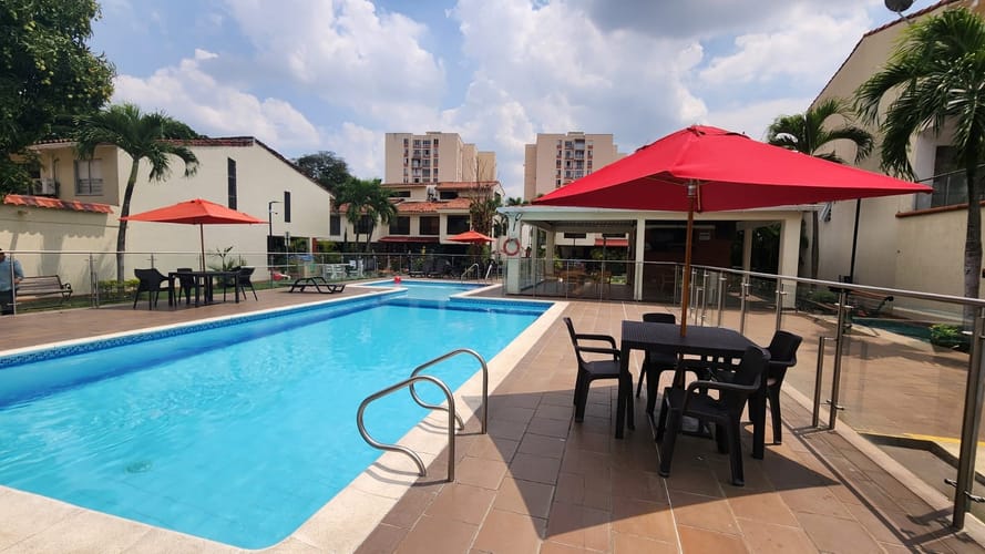 Casa de 5 alcobas en venta en Quintas De Don Simon, Cali, 110 m² · foto 2 de 24