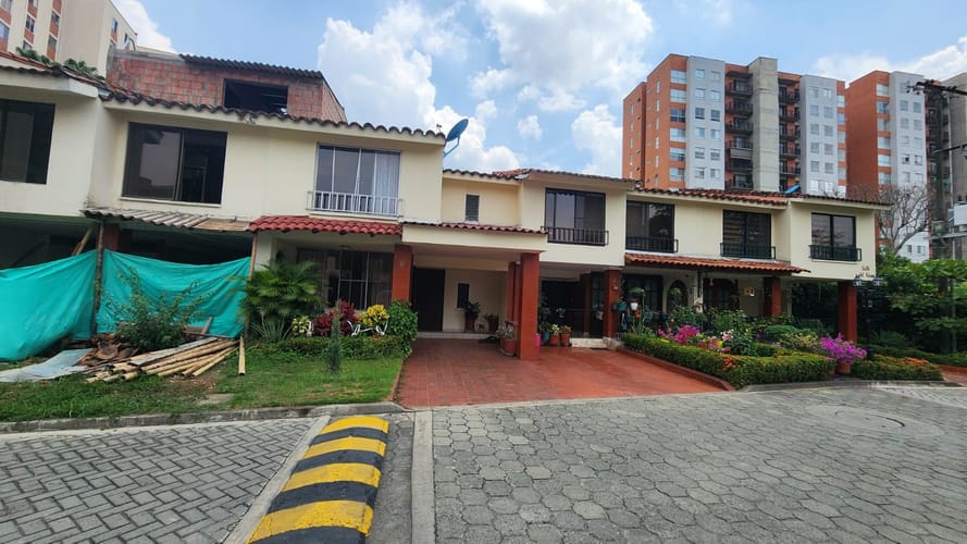 Casa de 5 alcobas en venta en Quintas De Don Simon, Cali, 110 m² · foto 5 de 24