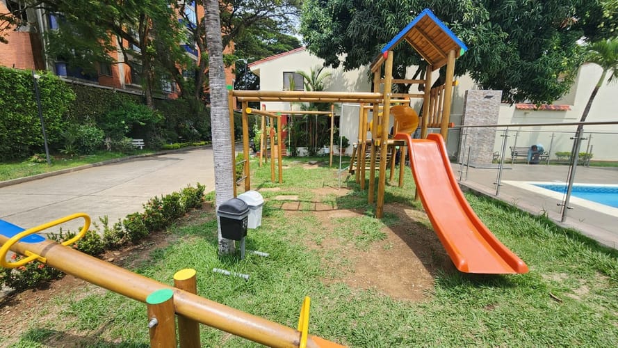 Casa de 5 alcobas en venta en Quintas De Don Simon, Cali, 110 m² · foto 4 de 24