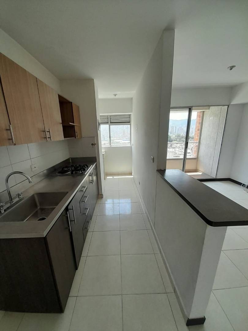 Apartamento en venta en Suramérica, Itagüí · foto 3 de 22
