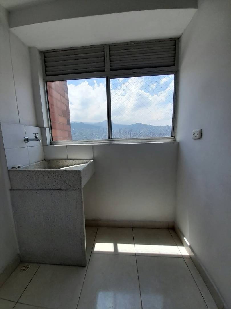 Apartamento en venta en Suramérica, Itagüí · foto 4 de 22