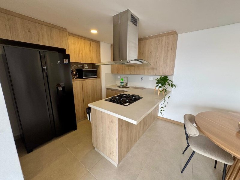Apartamento en arriendo en Las Palmas, Medellín · foto 2 de 24