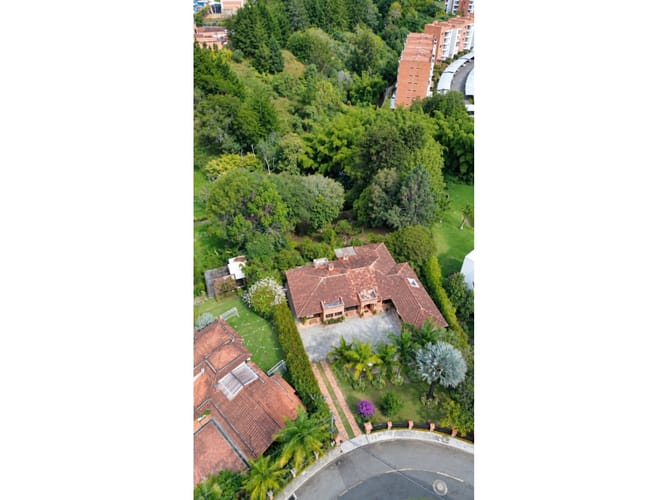 Casa de 5 alcobas en venta en Llano Grande, Rionegro, 318 m² · foto 3 de 20