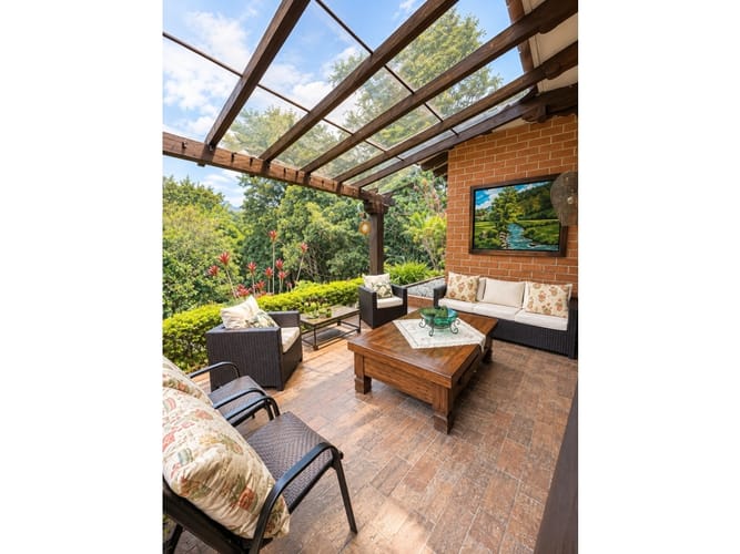 Casa de 5 alcobas en venta en Llano Grande, Rionegro, 318 m² · foto 4 de 20