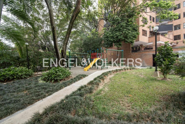 Apartamento de 4 alcobas en arriendo en La Florida, Medellín, 265 m² · foto 18 de 18