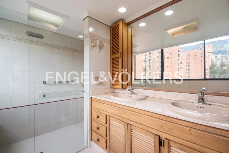 Apartamento de 4 alcobas en arriendo en La Florida, Medellín, 265 m² · foto 11 de 18