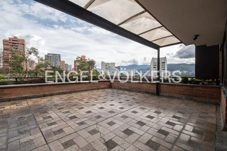 Apartamento de 4 alcobas en arriendo en La Florida, Medellín, 265 m² · foto 9 de 18