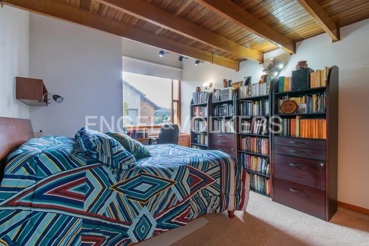 Casa de 5 alcobas en venta en San Jose De Bavaria, Bogotá, 225 m² · foto 15 de 20