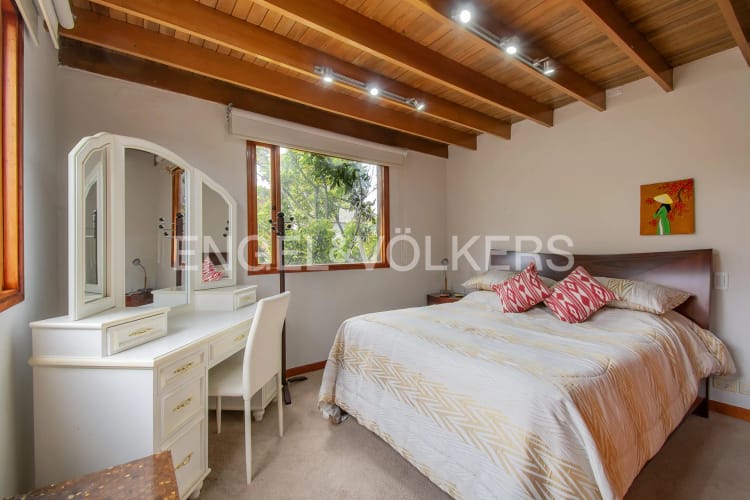 Casa de 5 alcobas en venta en San Jose De Bavaria, Bogotá, 225 m² · foto 14 de 20