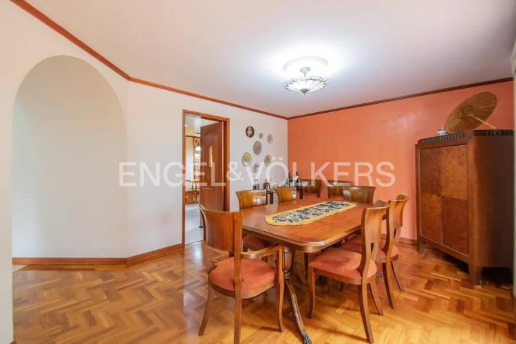Casa de 5 alcobas en venta en San Jose De Bavaria, Bogotá, 225 m² · foto 6 de 20