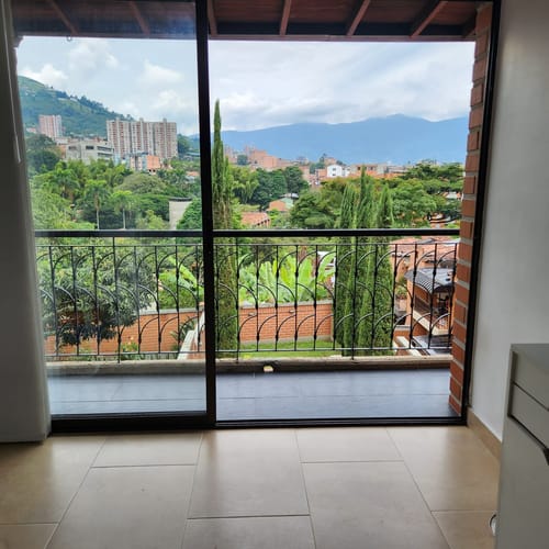 Casa de 5 alcobas en venta en Escobero, Envigado, 204 m² · foto 6 de 24