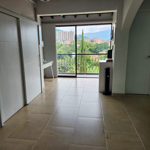 Casa de 5 alcobas en venta en Escobero, Envigado, 204 m² · foto 2 de 24