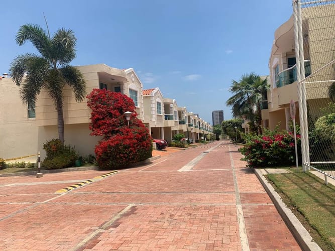 Casa de 3 alcobas en venta en Cr.La Castellana, Barranquilla, 244 m² · foto 23 de 24