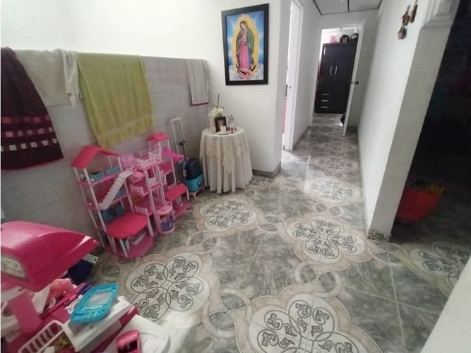 Casa de 8 alcobas en venta en El Prado, Palmira, 276 m² · foto 3 de 24