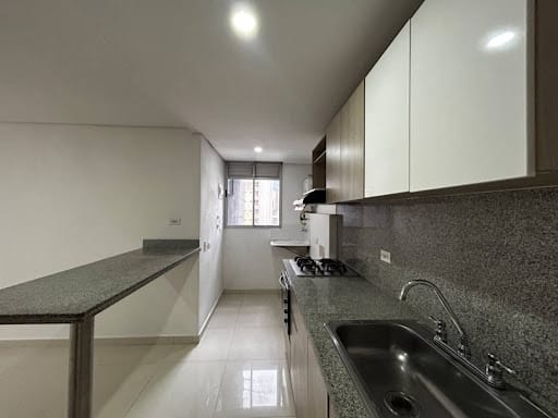 Apartamento de 2 alcobas en venta en Yarumito, Sabaneta, 60 m² · foto 2 de 14